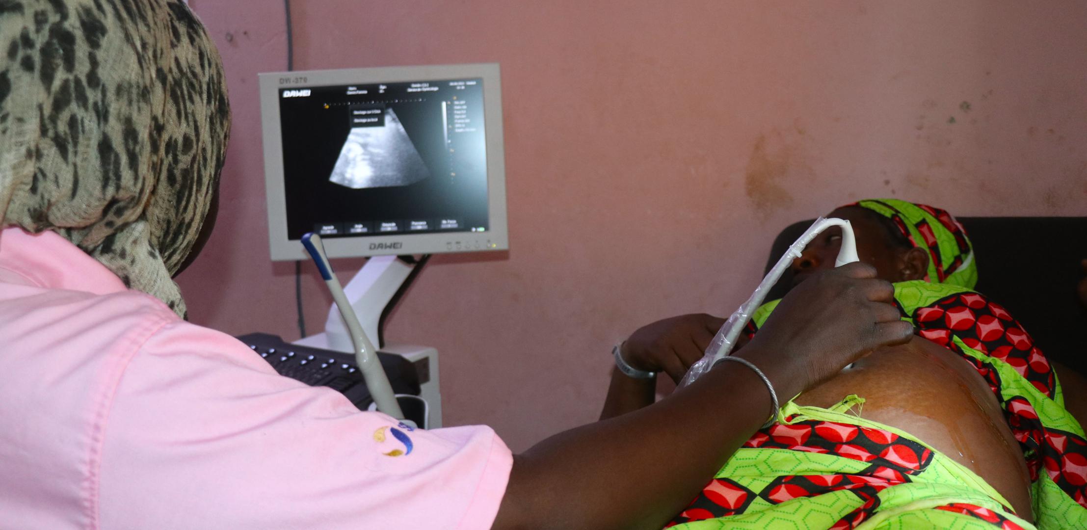 Donazione ecografi gravidanza Senegal - Balouo Salo